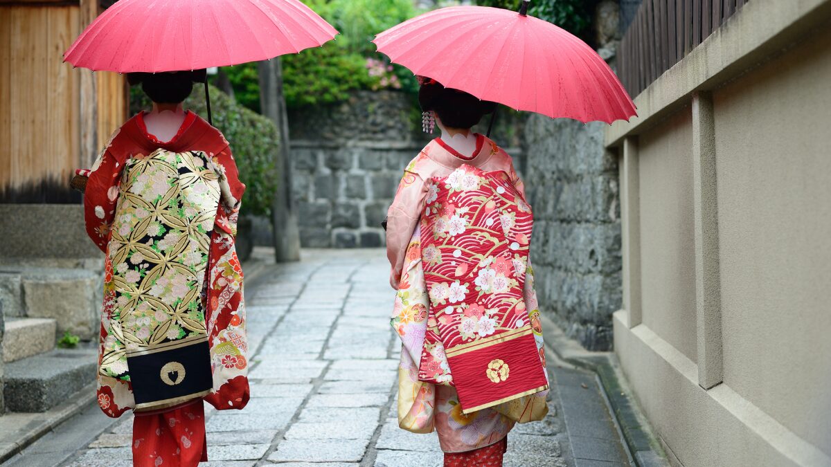 舞妓さんの後ろ姿